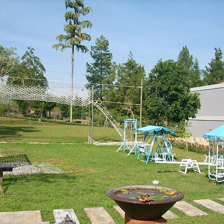 Villa Bukit Pinus Bogor Kültér fotó