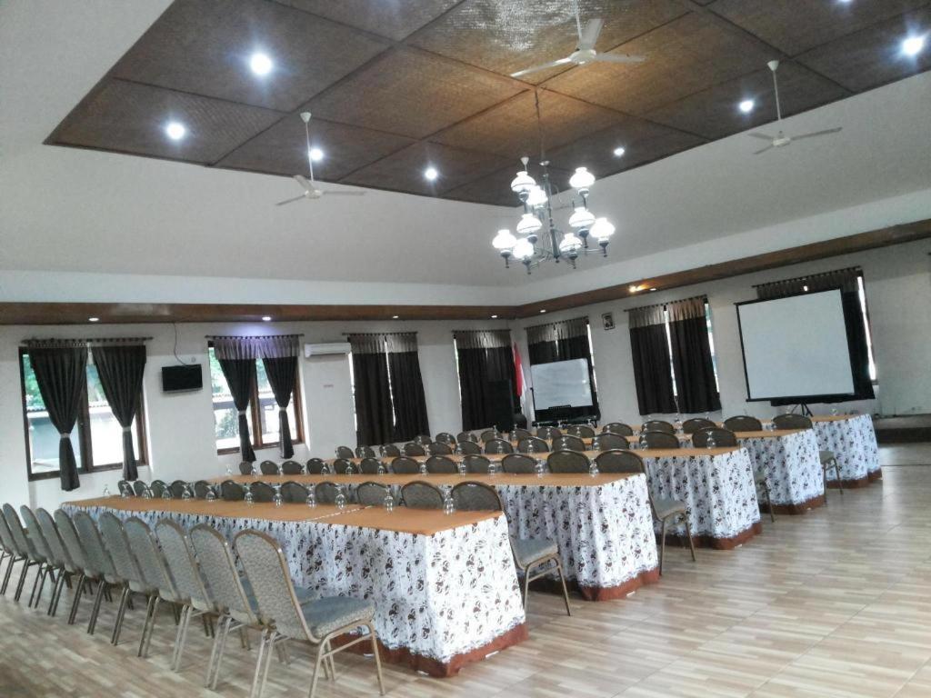Villa Bukit Pinus Bogor Kültér fotó