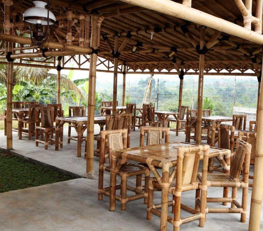 Villa Bukit Pinus Bogor Kültér fotó