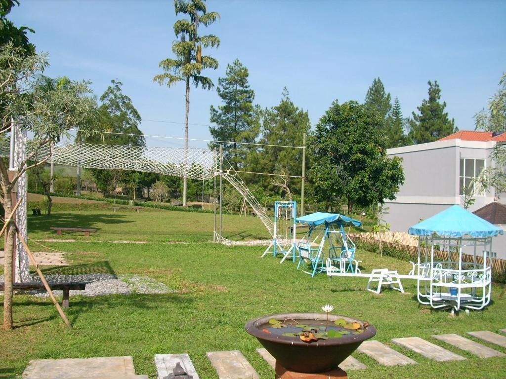 Villa Bukit Pinus Bogor Kültér fotó